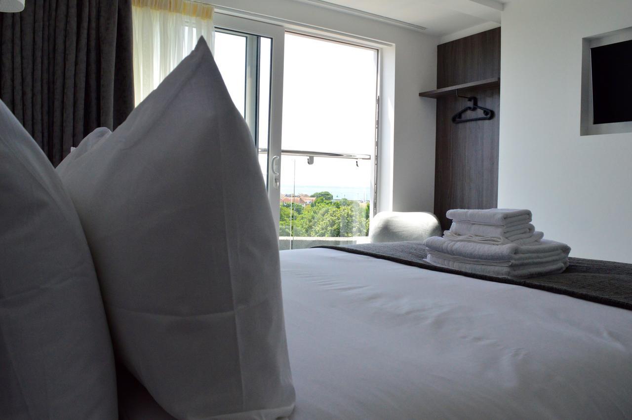 Q8 Boutique Hotel Portsmouth Dış mekan fotoğraf